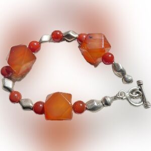 Tibetan Caramel Carnelian gemstone & silver bracelet